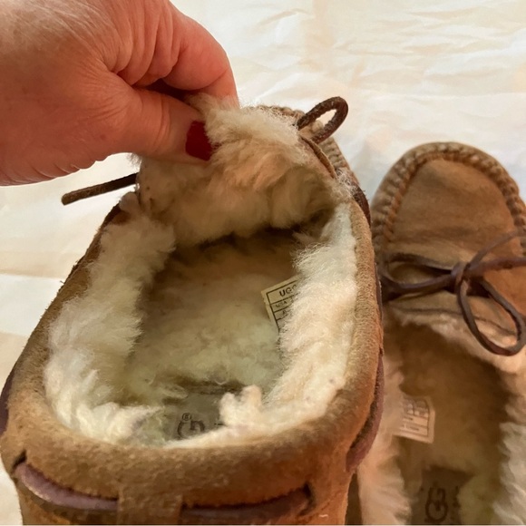 Ugg Australia Women’s Dakota Moccasin Slipper, size 6, Winter, Comfy, Warm - Picture 10 of 14